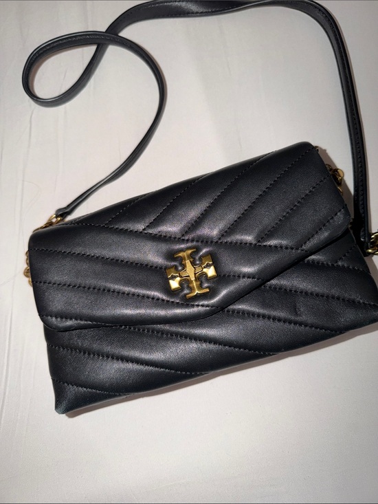 Tory Burch Handbags - Tory Burch Black Quilted Logo Flap Crossbody